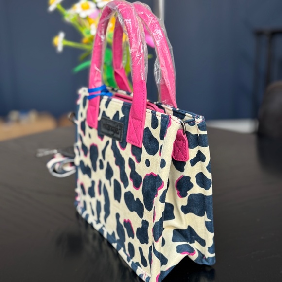 Wrangler Cow Print Concealed Carry Tote/Crossbody Hot Pink - Picture 4 of 7